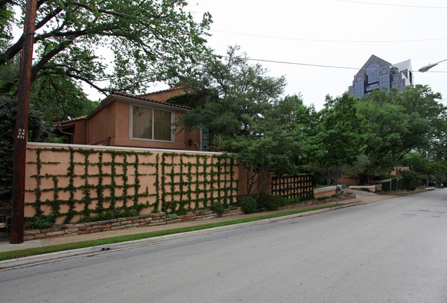 Villas at the Mansion in Dallas, TX - Foto de edificio - Building Photo