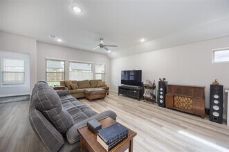 545 Beck Dr in Lavon, TX - Building Photo - Building Photo