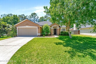 12244 Lake Fern Dr in Jacksonville, FL - Building Photo - Building Photo