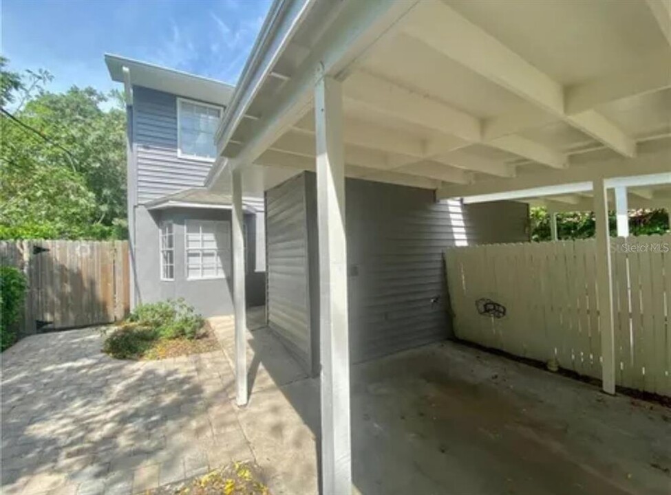 2421 E Jackson St in Orlando, FL - Building Photo