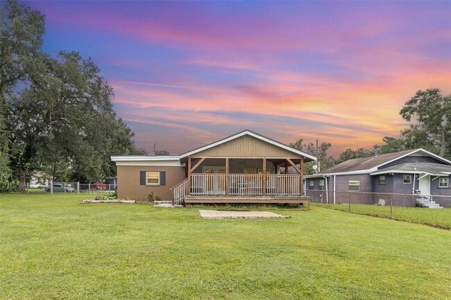 932 Augusta St in Lakeland, FL - Foto de edificio - Building Photo