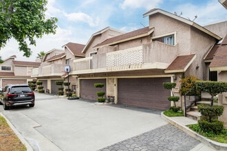11105 Lower Azusa RD in El Monte, CA - Foto de edificio - Building Photo