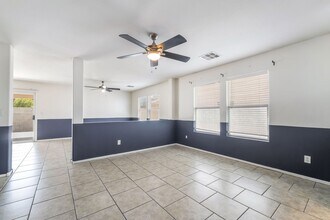 325 Silverado Pines Ave in Las Vegas, NV - Building Photo - Building Photo