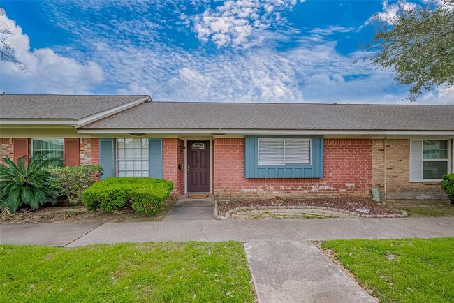 1939 Campbell Rd in Houston, TX - Building Photo - Building Photo