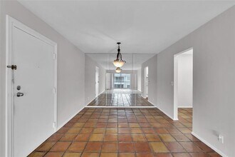 6295 Bay Club Dr in Fort Lauderdale, FL - Building Photo - Building Photo
