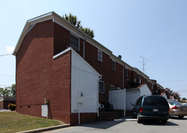 100 Ivey Rd in Graham, NC - Foto de edificio - Building Photo