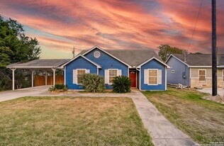 1150 Green Hill Dr in Canyon Lake, TX - Building Photo