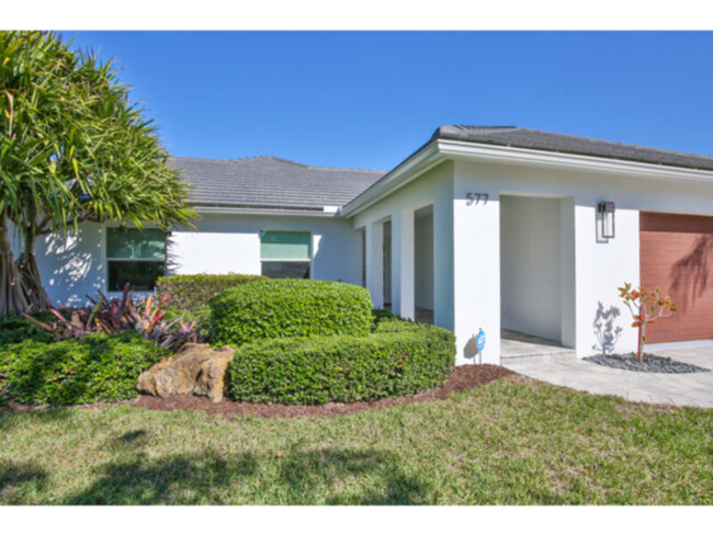 577 S Spoonbill Dr in Sarasota, FL - Building Photo - Building Photo