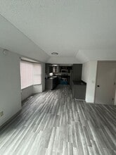 3512 Maple St in West Des Moines, IA - Building Photo - Building Photo