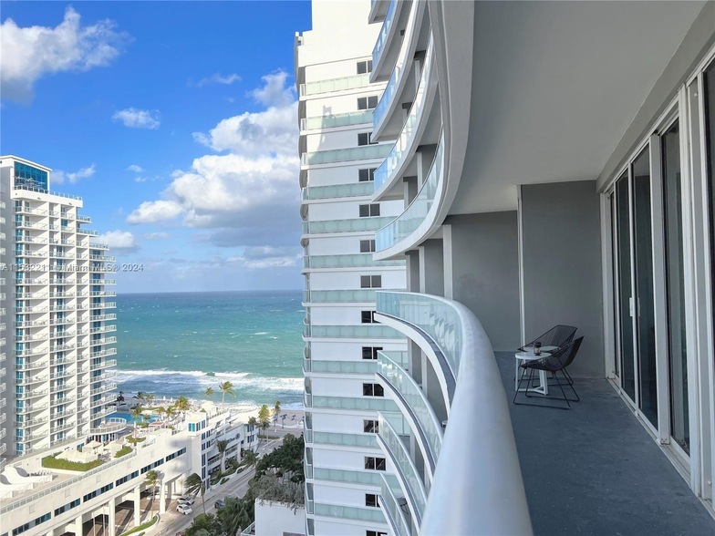 3101 Bayshore Dr, Unit 1806 in Fort Lauderdale, FL - Building Photo