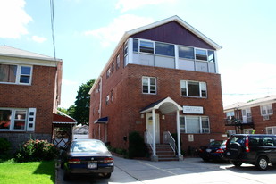 14714 Sanford Ave Apartments