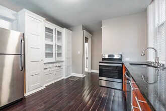 1445 S 3rd St in Louisville, KY - Foto de edificio - Interior Photo