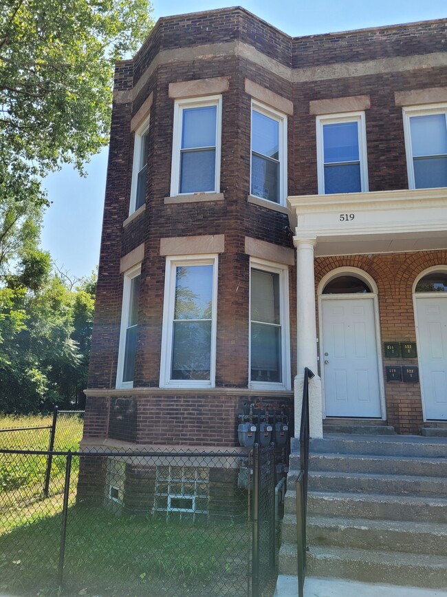 523 W 65th Pl in Chicago, IL - Building Photo - Building Photo