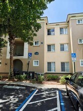 2586 Centergate Dr in Miramar, FL - Building Photo - Building Photo