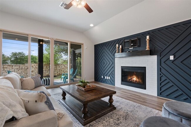 property at 306 Gulfton St