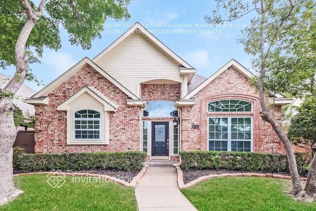 property at 2710 Honeysuckle Dr