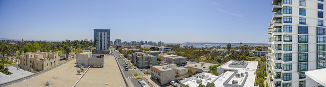 Secoya Apartments in San Diego, CA - Foto de edificio - Building Photo