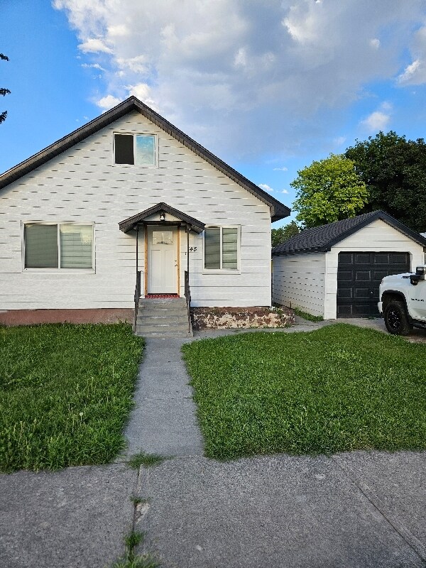 145 N Byron Ave in Shelley, ID - Building Photo - Building Photo