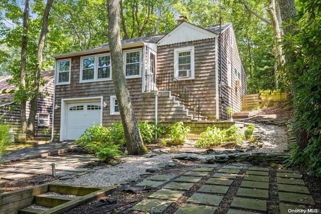 10 Spring Ln in Sag Harbor, NY - Building Photo - Building Photo