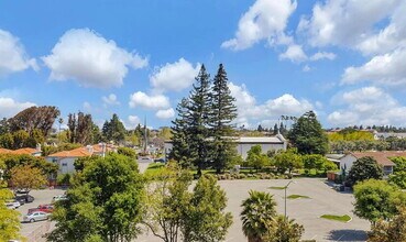 1700 Civic Center Dr in Santa Clara, CA - Foto de edificio - Building Photo