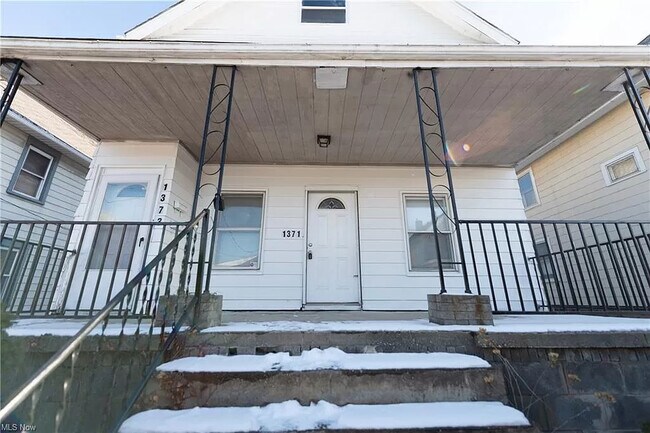 1373 W 69th St in Cleveland, OH - Building Photo - Building Photo