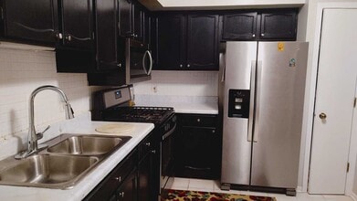 1151 Regency Ct in Schaumburg, IL - Building Photo - Building Photo