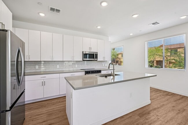 2115 Jennifer Lynn Way in Phoenix, AZ - Building Photo - Building Photo