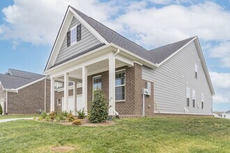 945 Pleasant Ridge Run in Mount Juliet, TN - Foto de edificio - Building Photo