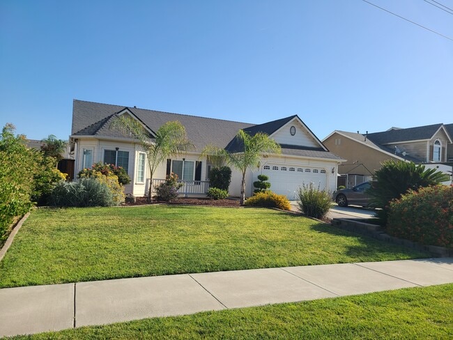 property at 960 Fallenleaf Dr
