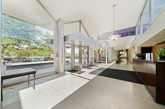 3550 N Lake Shore Dr in Chicago, IL - Building Photo - Building Photo