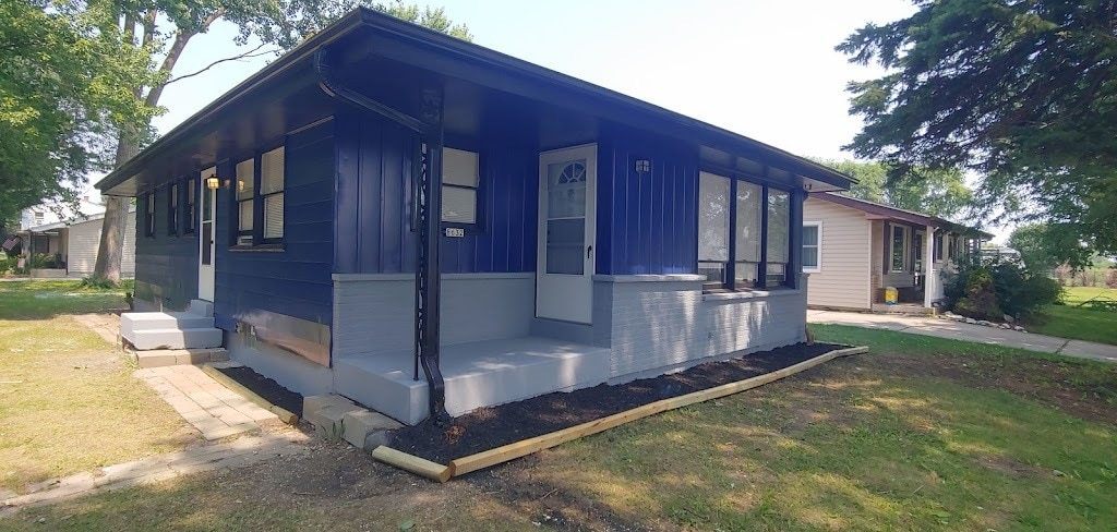 8632 Broadway Dr in Sturtevant, WI - Building Photo