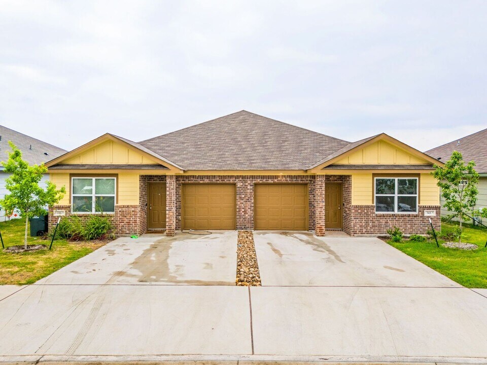343 Green Valley Dr in Copperas Cove, TX - Building Photo