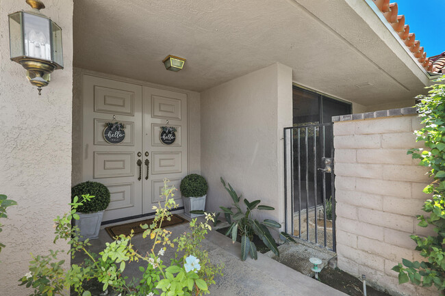 5 Fordham Ct in Rancho Mirage, CA - Foto de edificio - Building Photo