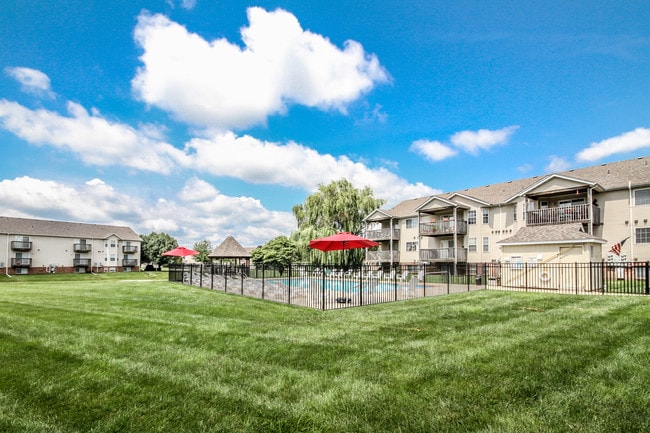 Brookside Manor in O'Fallon, IL - Foto de edificio - Building Photo