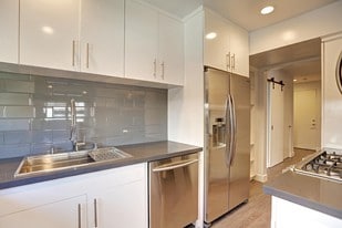 Villa Rebecca in Beverly Hills, CA - Building Photo