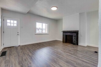 328 Sweetbriar St in Pittsburgh, PA - Building Photo - Building Photo