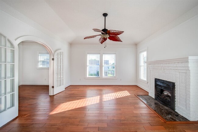 property at 2601 Rosedale St