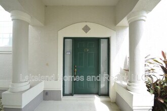 534 Grasslands Village Cir in Lakeland, FL - Foto de edificio - Building Photo