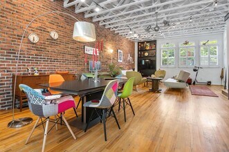 230 Bradberry St SW in Atlanta, GA - Foto de edificio - Building Photo