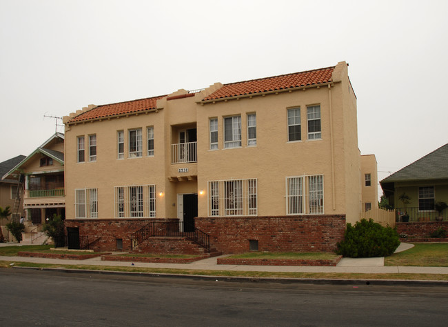 2731 W. 15th Apartments in Los Angeles, CA - Foto de edificio - Building Photo