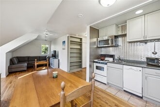 1145 Majors Pond Path in Orient, NY - Building Photo - Building Photo