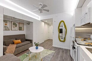 12607 Larchmere Blvd in Cleveland, OH - Building Photo