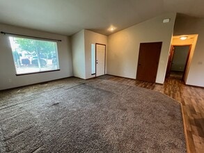 2525 NE Noble Loop in East Wenatchee, WA - Building Photo - Building Photo