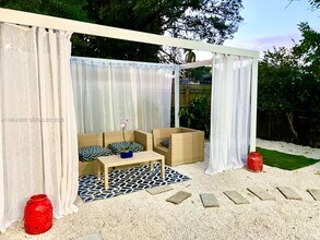 8280 NE 1st Pl in Miami, FL - Building Photo - Building Photo