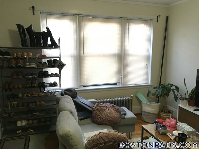 349 Pleasant St in Malden, MA - Building Photo - Building Photo
