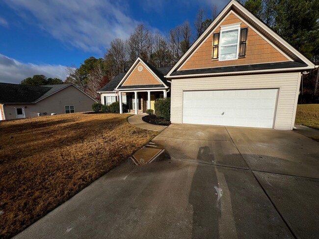 116 Westridge Cir in Dallas, GA - Foto de edificio - Building Photo