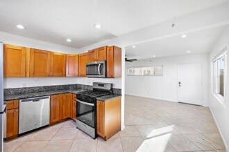 128 W Escalones in San Clemente, CA - Building Photo - Building Photo