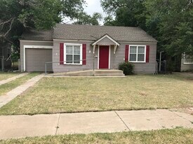 2420 27th St in Lubbock, TX - Building Photo