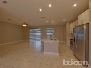 2990 Galaxy St in Deltona, FL - Foto de edificio - Building Photo