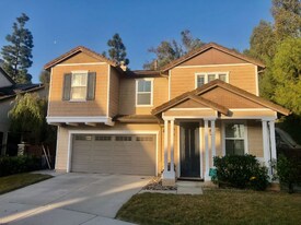 2485 Amelia Ct in Signal Hill, CA - Building Photo